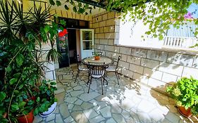Apartments Fani Kanun